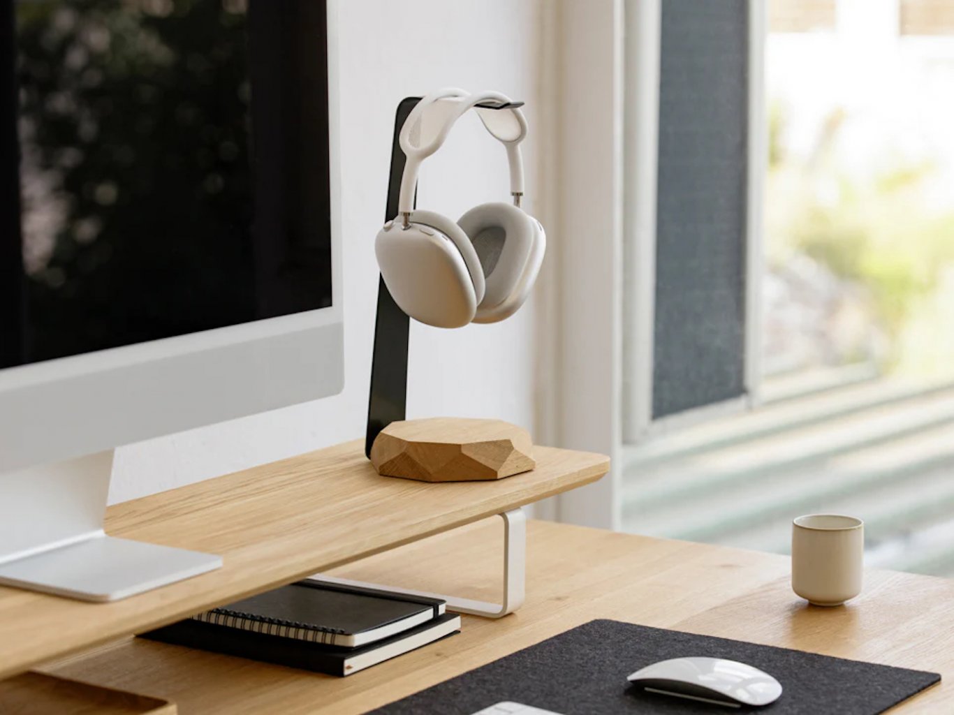 2-in-1 Headphone Stand from Oakywood – Rest your over-ear headphones and wirelessly charge your phone at the same time